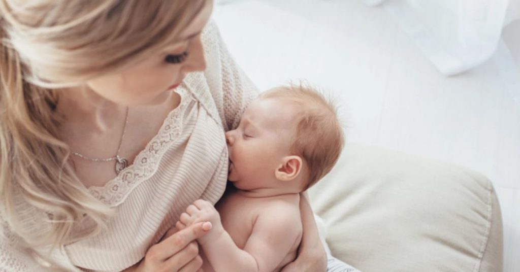 La lactancia de la madre habría tenido efectos positivos desde un punto de vista evolutivo