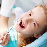 ¿Cuándo debe ir el niño al dentista por primera vez?